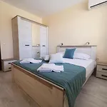 شقة Aпартаменти хоризонт