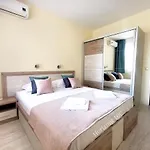 شقة Aпартаменти хоризонт